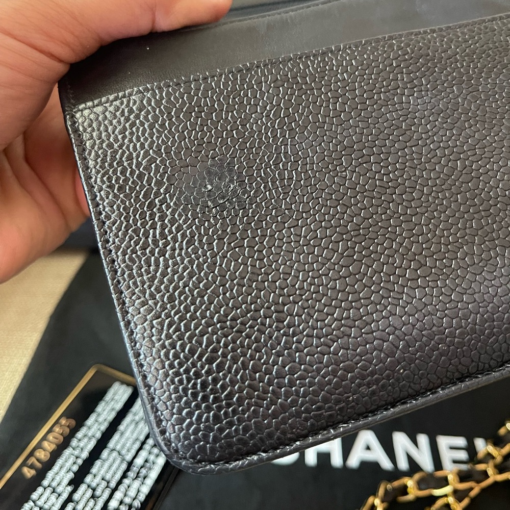 Authentic vintage CHANEL caviar leather bifold wallet 4784055 - Picture 11 of 16